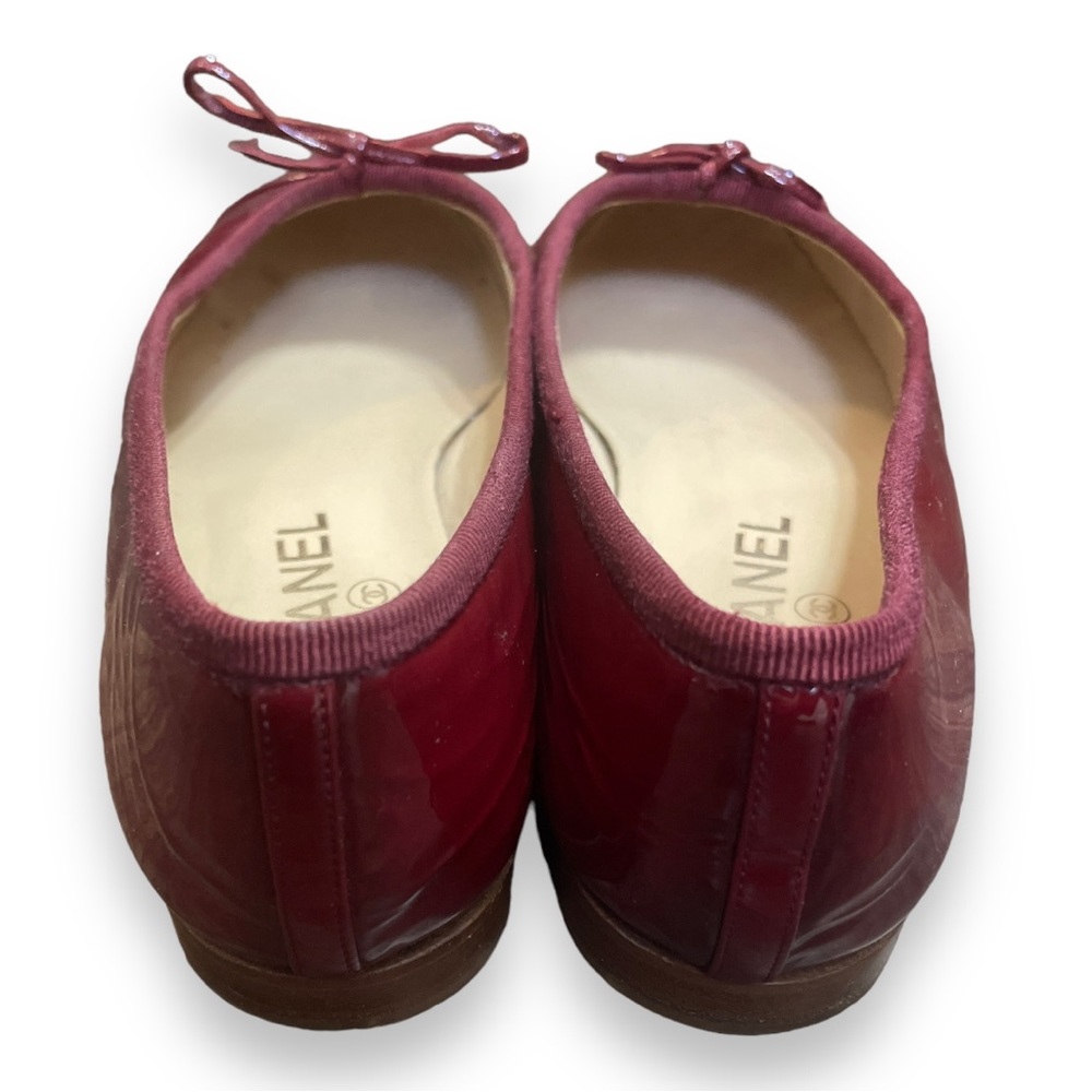 CHANEL Authentic Burgundy Flats with Bow Detail - Picture 5 of 11